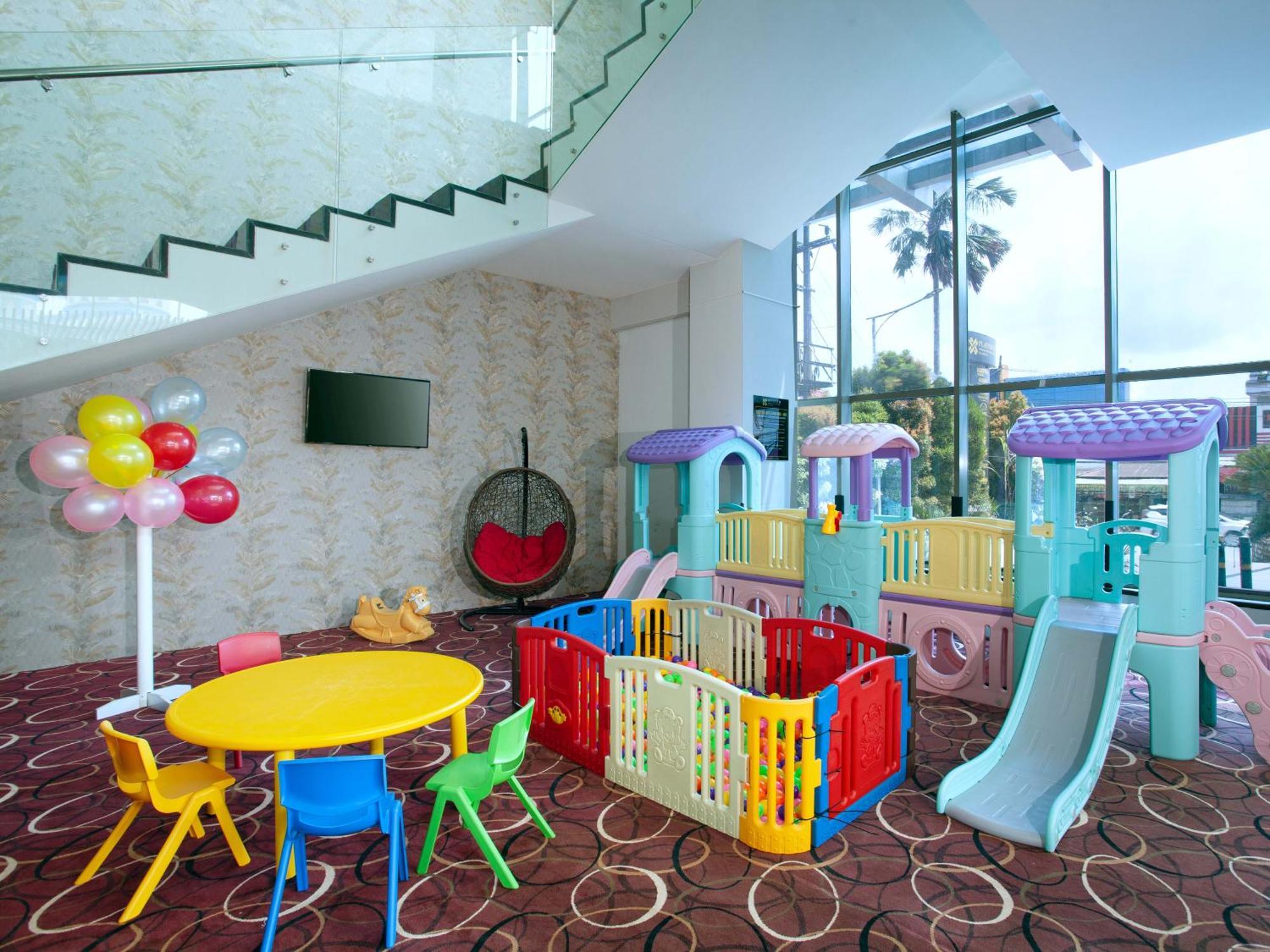Platinum Hotel & Convention Hall Balikpapan Extérieur photo
