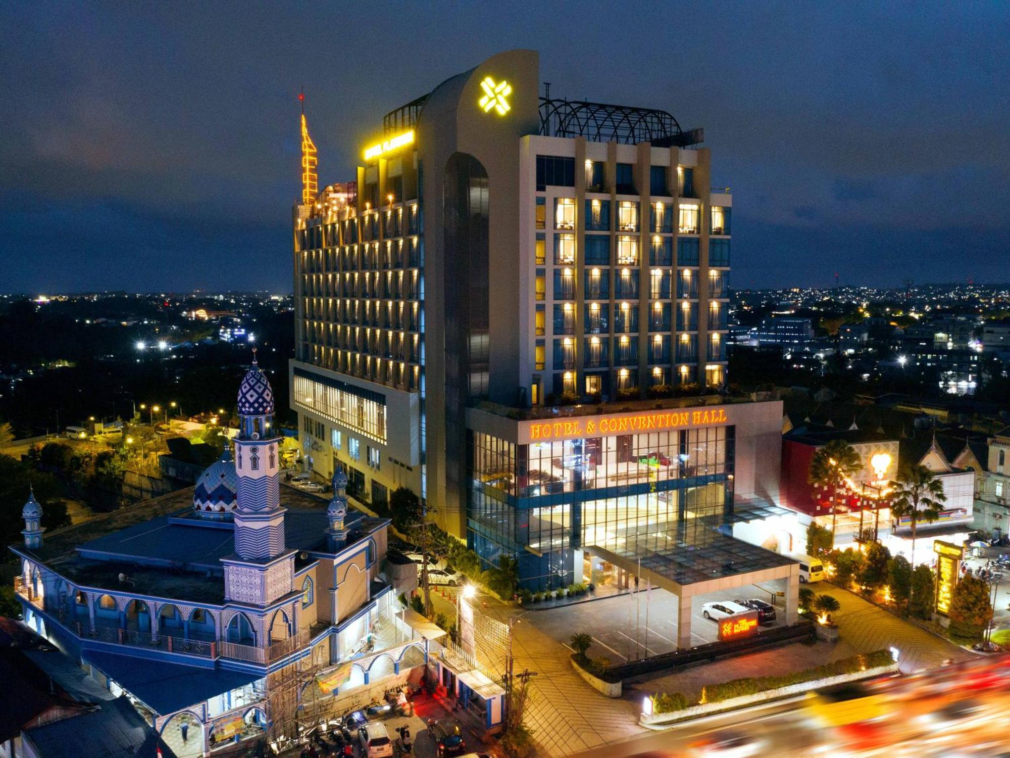 Platinum Hotel & Convention Hall Balikpapan Extérieur photo