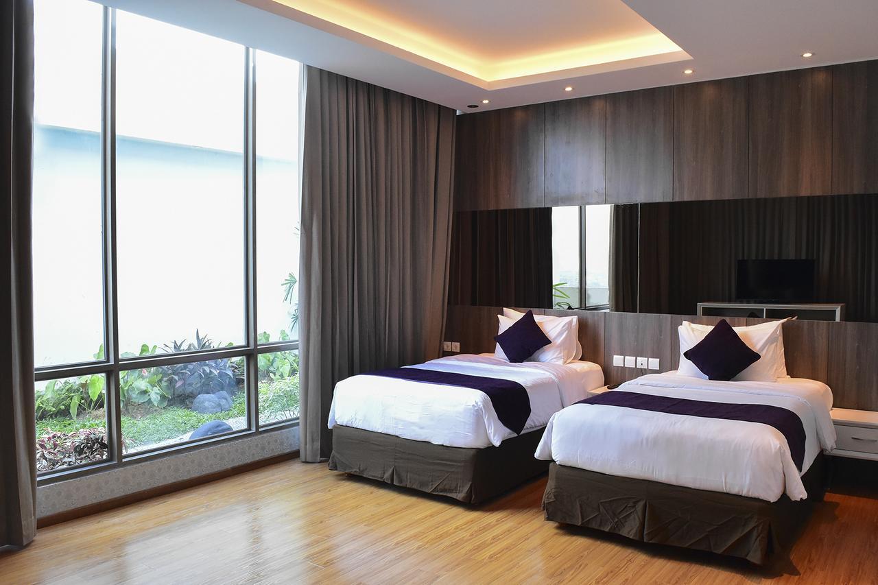Platinum Hotel & Convention Hall Balikpapan Extérieur photo
