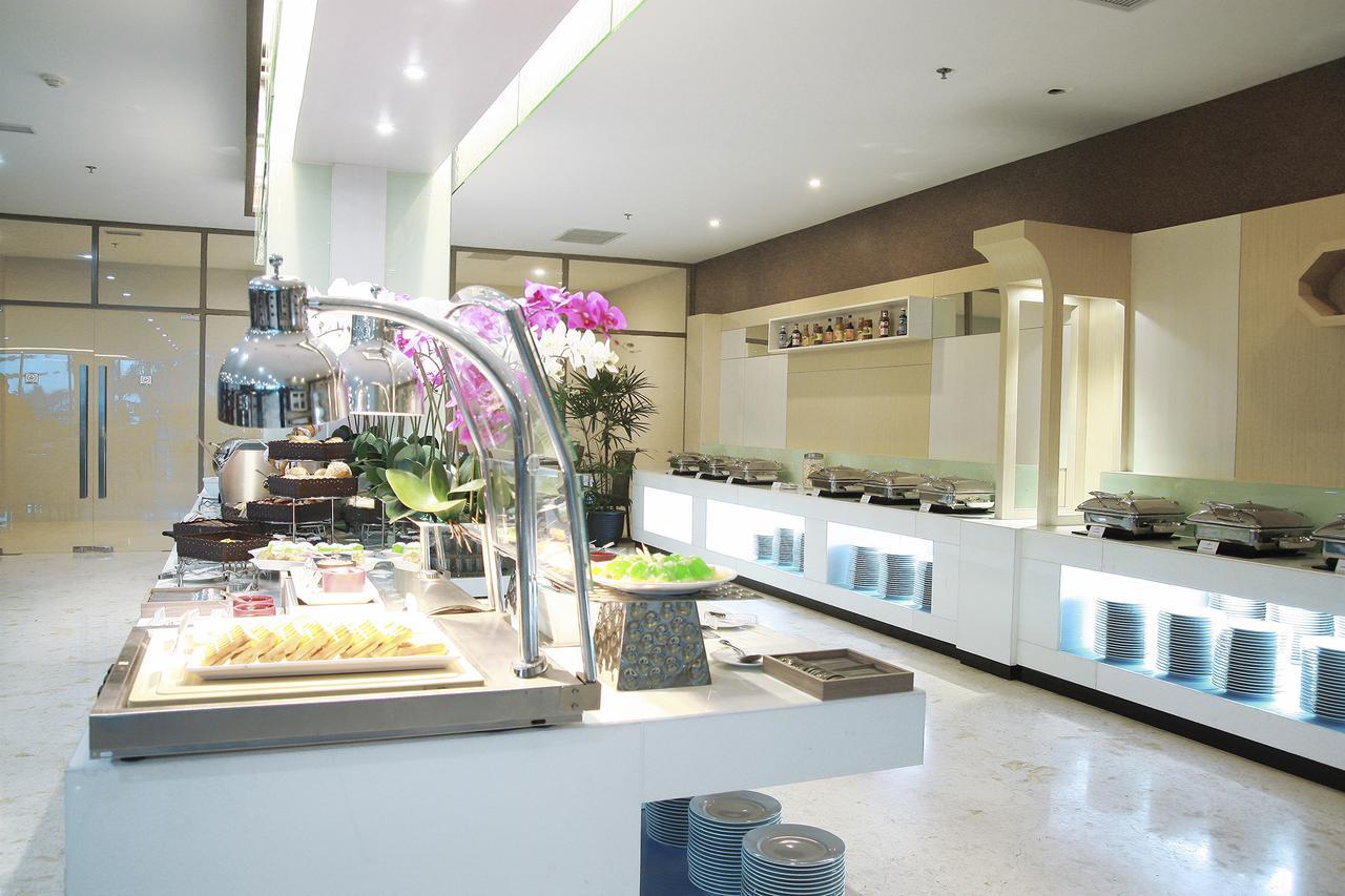 Platinum Hotel & Convention Hall Balikpapan Extérieur photo