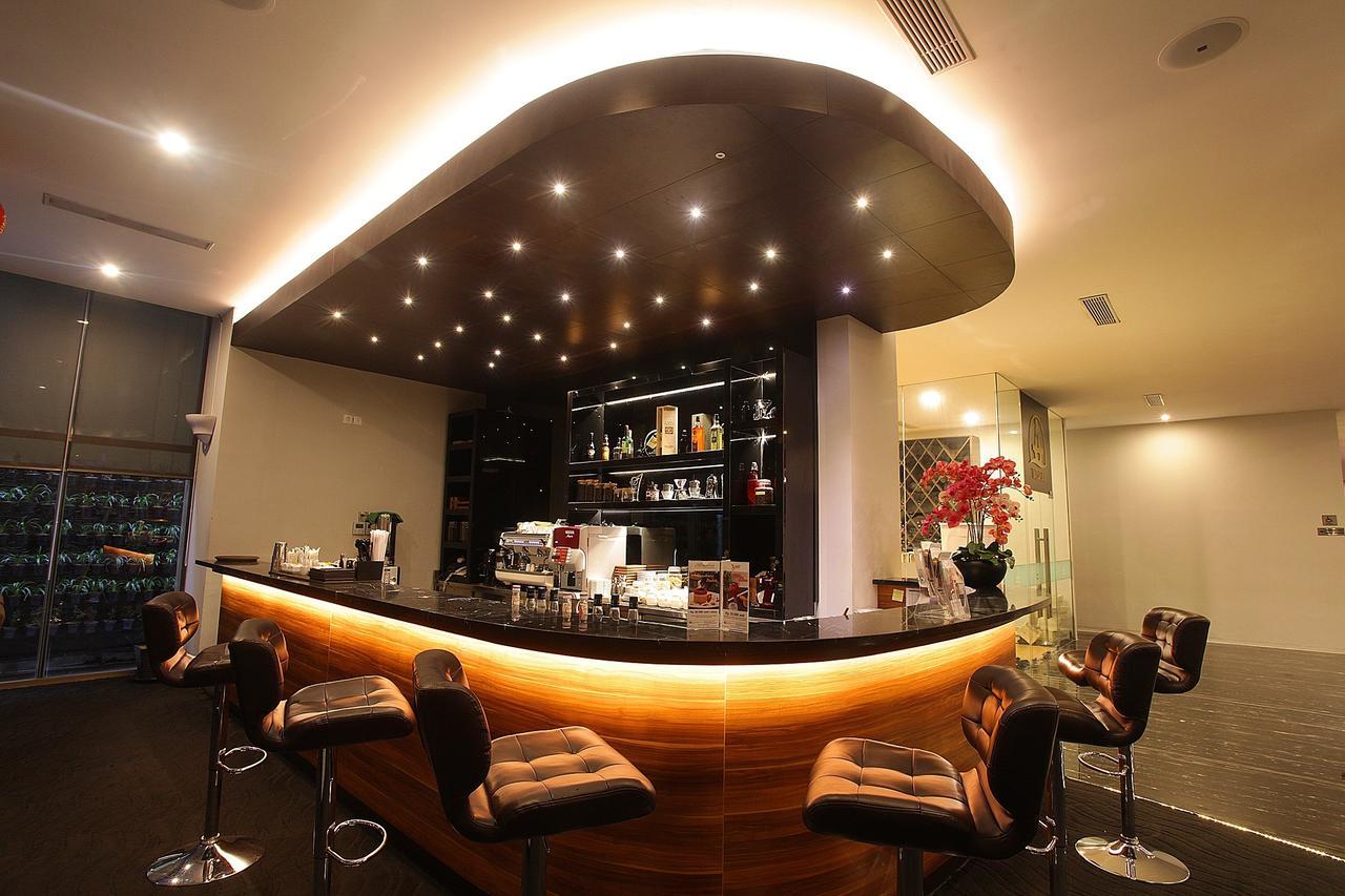 Platinum Hotel & Convention Hall Balikpapan Extérieur photo